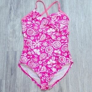 🛍️ 2/$12 
OSH KOSH girls pink & white one piece ruffle swimsuit bathing suit.
